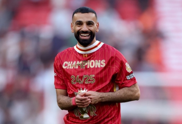 محمد صلاح يودع لويس دياز الذي غادر ليفربول